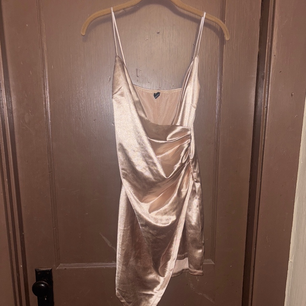 windsor gold dress.